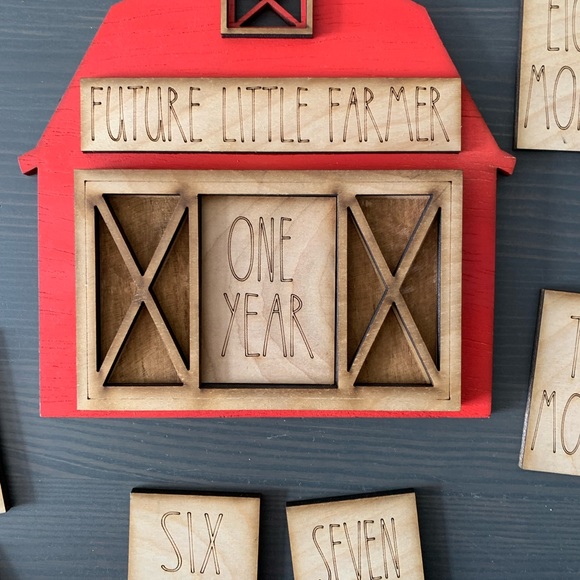 Baby Milestone Red Barn w/Interchangeable Pieces - Picture 2 of 3